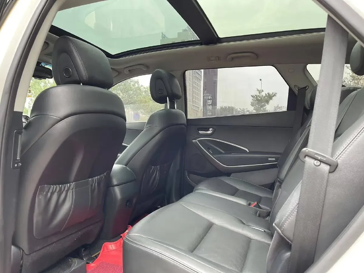 2013 Hyundai Grand SantaFe 2.2T 197HP L4 6AT,autocango,china used car exporter,china ev exporter,chinese used car exporter,chinese used ev exporter
