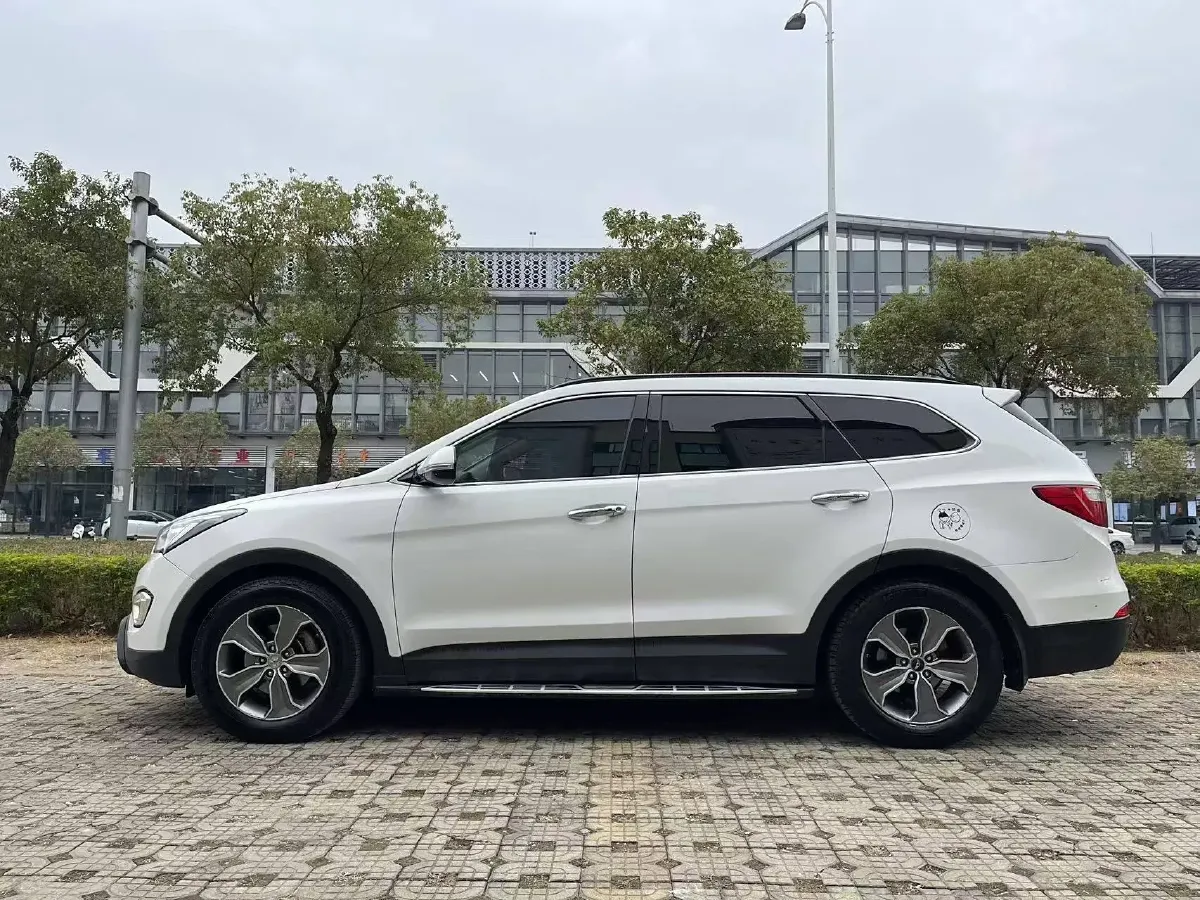 2013 Hyundai Grand SantaFe 2.2T 197HP L4 6AT,autocango,china used car exporter,china ev exporter,chinese used car exporter,chinese used ev exporter