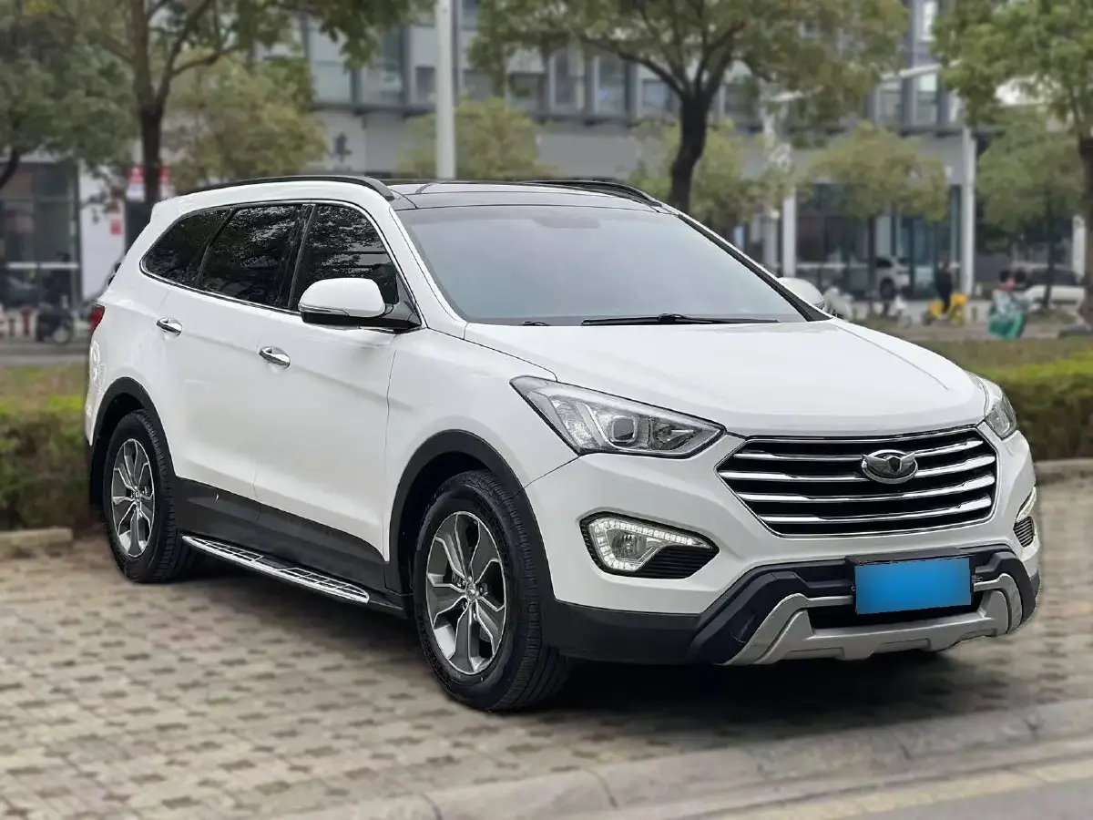 2013 Hyundai Grand SantaFe 2.2T 197HP L4 6AT