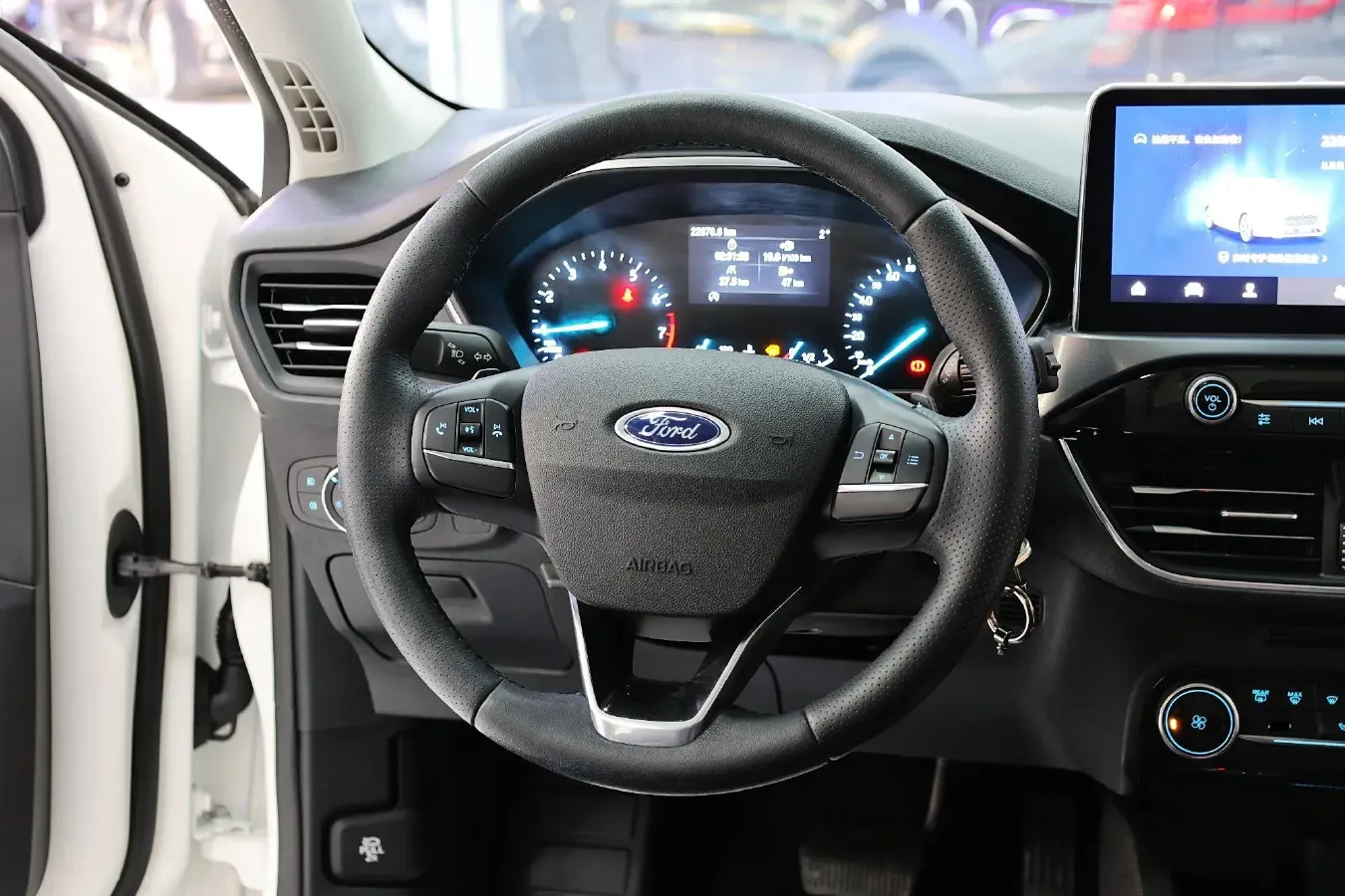 2020 Ford Focus Active 1.5T 174HP L3 8AT,autocango,china used car exporter,china ev exporter,chinese used car exporter,chinese used ev exporter