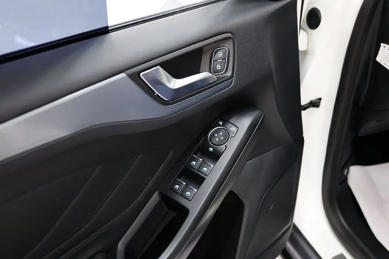 2020 Ford Focus Active 1.5T 174HP L3 8AT,autocango,china used car exporter,china ev exporter,chinese used car exporter,chinese used ev exporter