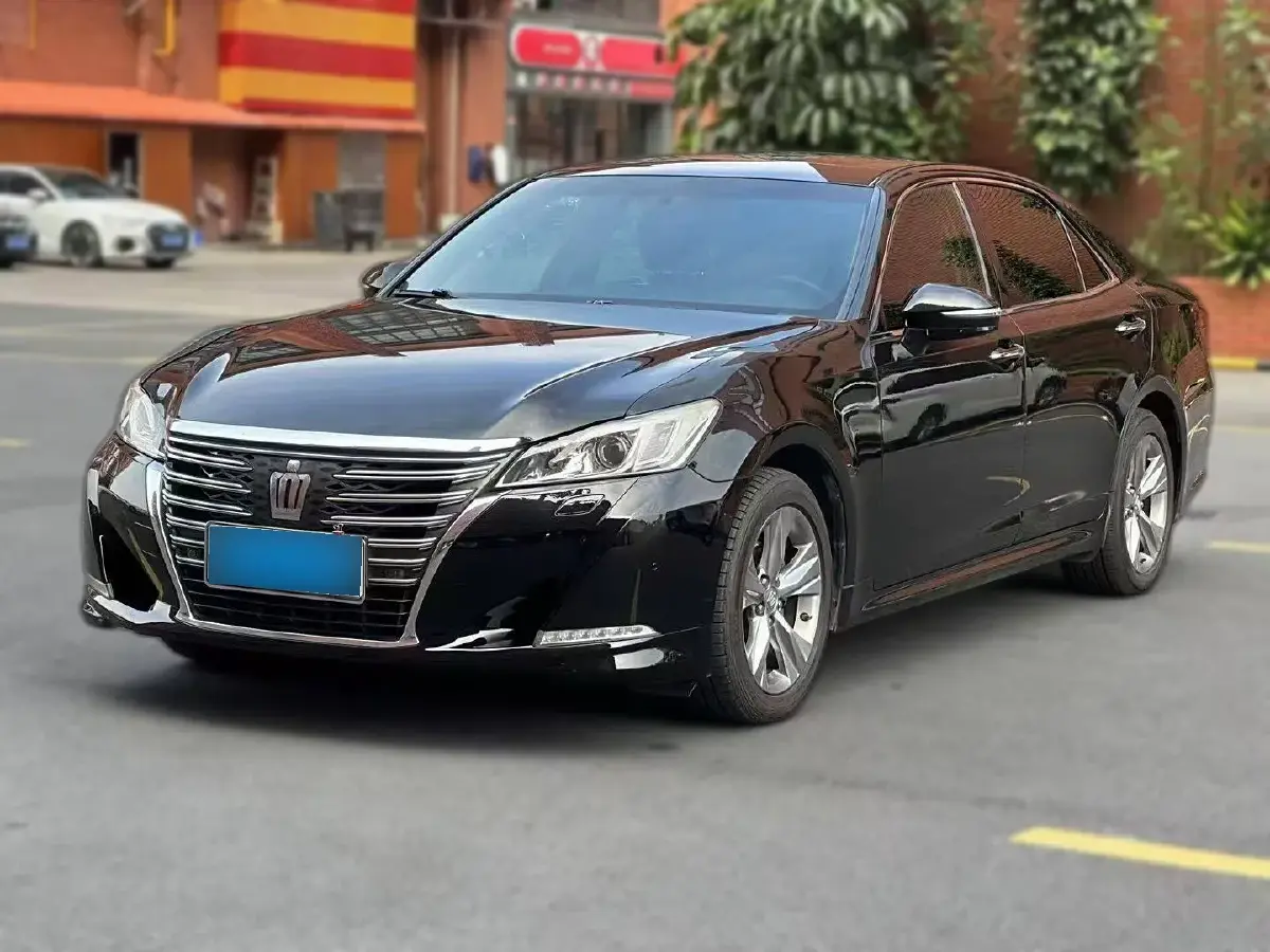 2015 Toyota Crown 2.5L 193HP V6 6AT