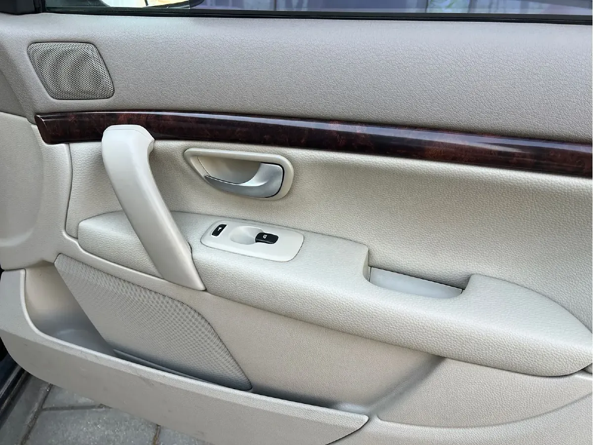 2006 Volvo S80 2.5T 200HP L5 6AT,autocango,china used car exporter,china ev exporter,chinese used car exporter,chinese used ev exporter