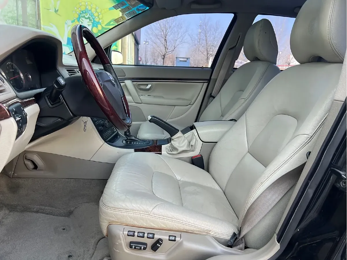 2006 Volvo S80 2.5T 200HP L5 6AT,autocango,china used car exporter,china ev exporter,chinese used car exporter,chinese used ev exporter