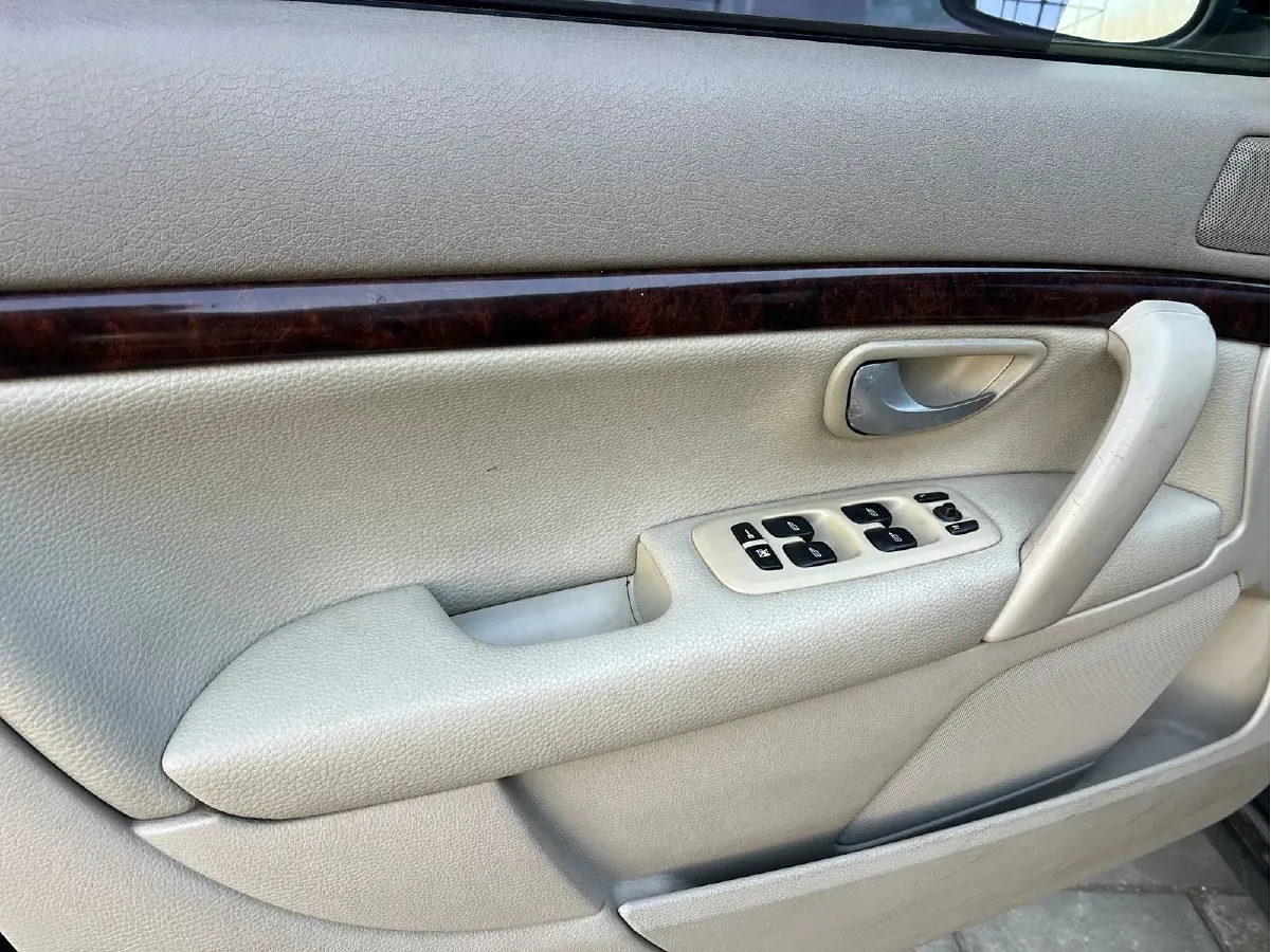 2006 Volvo S80 2.5T 200HP L5 6AT,autocango,china used car exporter,china ev exporter,chinese used car exporter,chinese used ev exporter