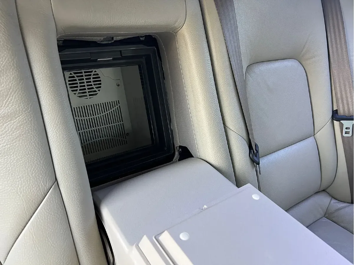 2006 Volvo S80 2.5T 200HP L5 6AT,autocango,china used car exporter,china ev exporter,chinese used car exporter,chinese used ev exporter