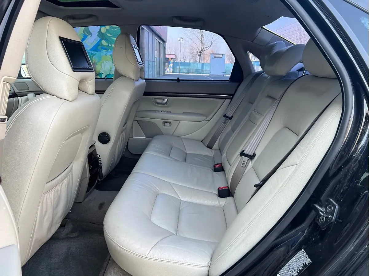 2006 Volvo S80 2.5T 200HP L5 6AT,autocango,china used car exporter,china ev exporter,chinese used car exporter,chinese used ev exporter