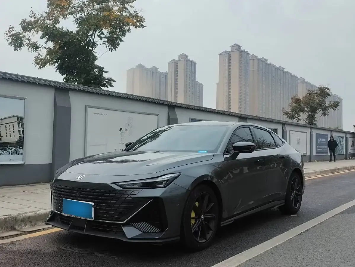 2022 ChangAn UNI-V 1.5T 188HP L4 7DCT