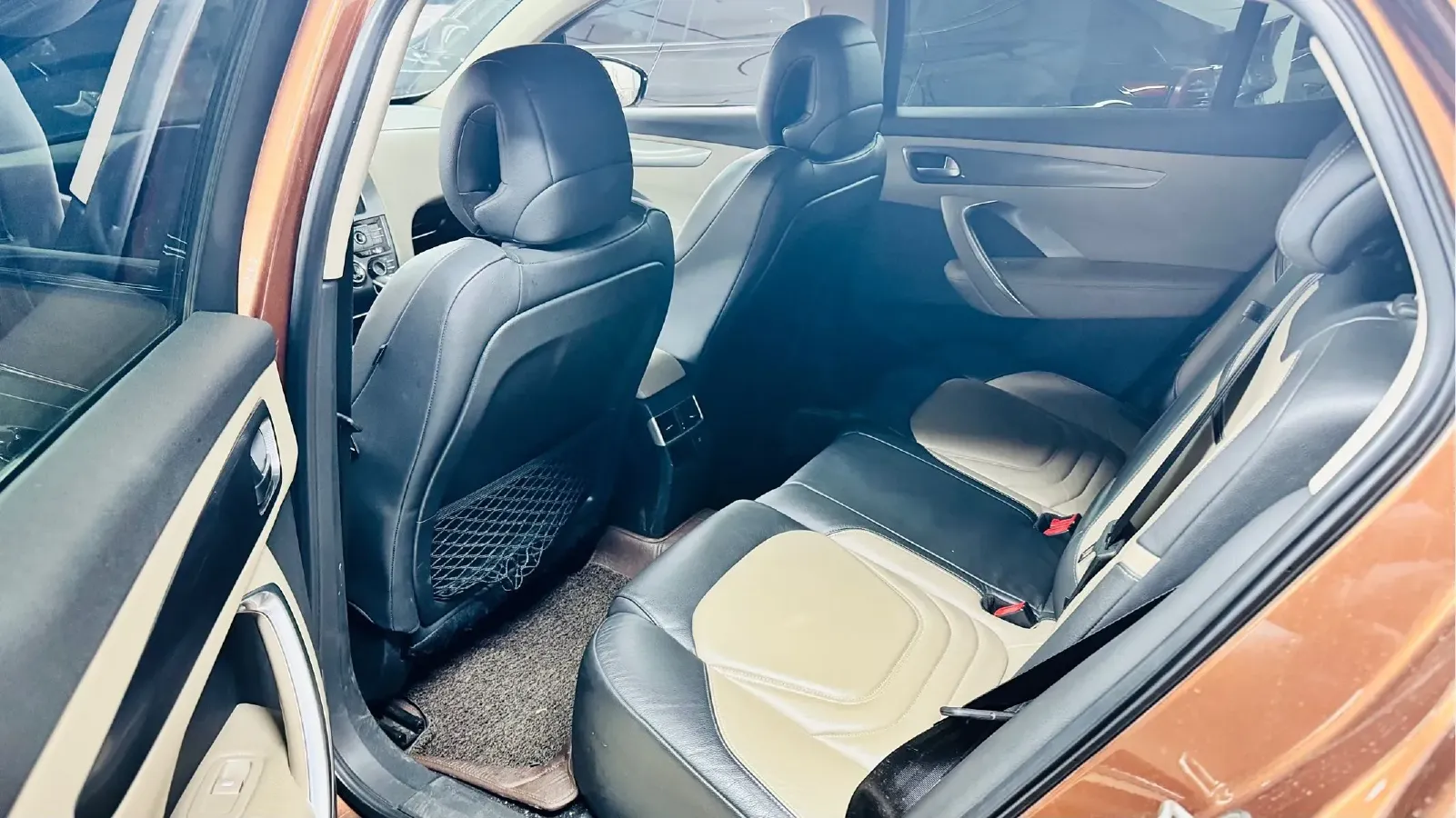 2014 DS 6 1.6T 200HP L4 6AT,autocango,china used car exporter,china ev exporter,chinese used car exporter,chinese used ev exporter