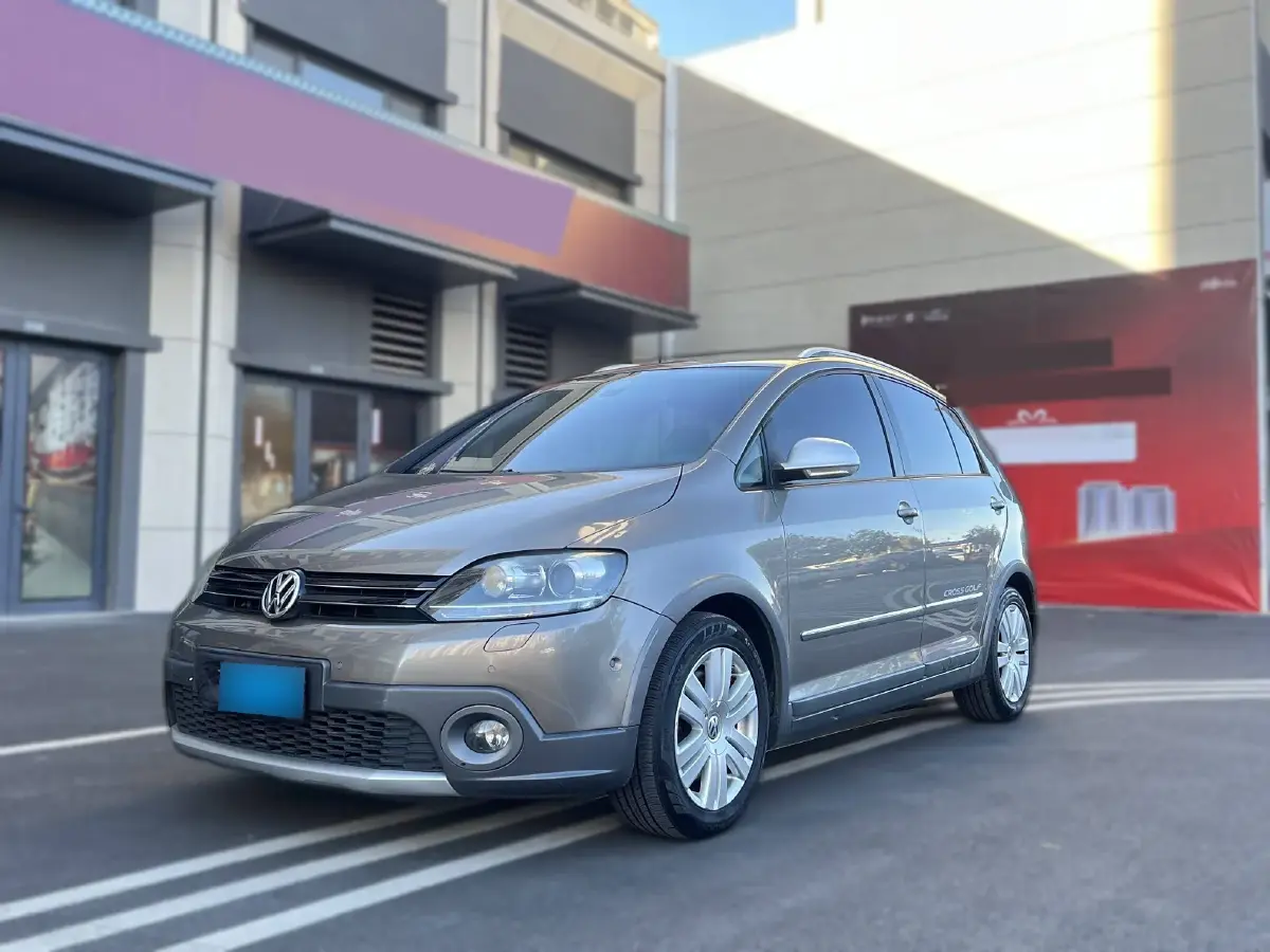 2011 Volkswagen Golf 1.4T 160HP L4 7DCT