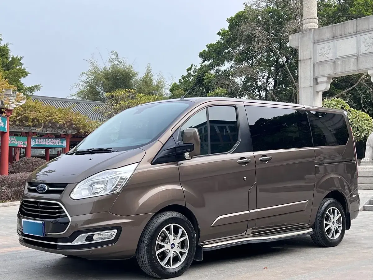 2017 Ford Tourneo 2.0T 203HP L4 6AT