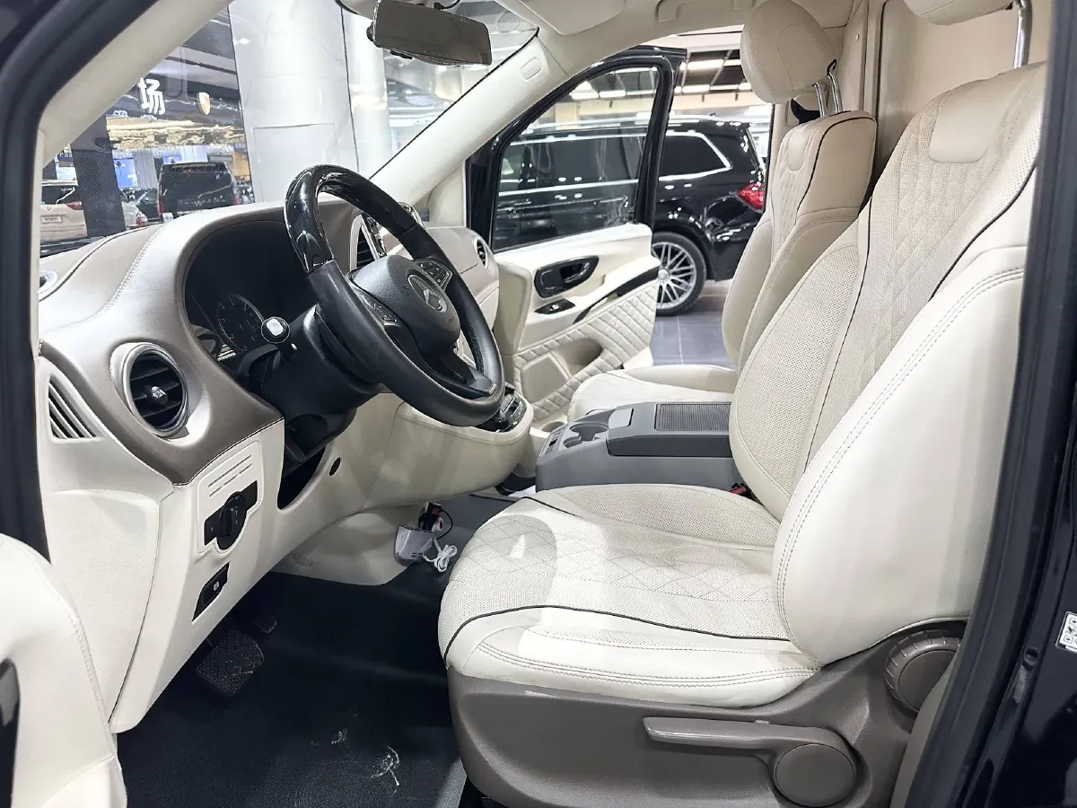2017 Lorinser Metris MS500 2.0T 211HP L4 7AT,autocango,china used car exporter,china ev exporter,chinese used car exporter,chinese used ev exporter