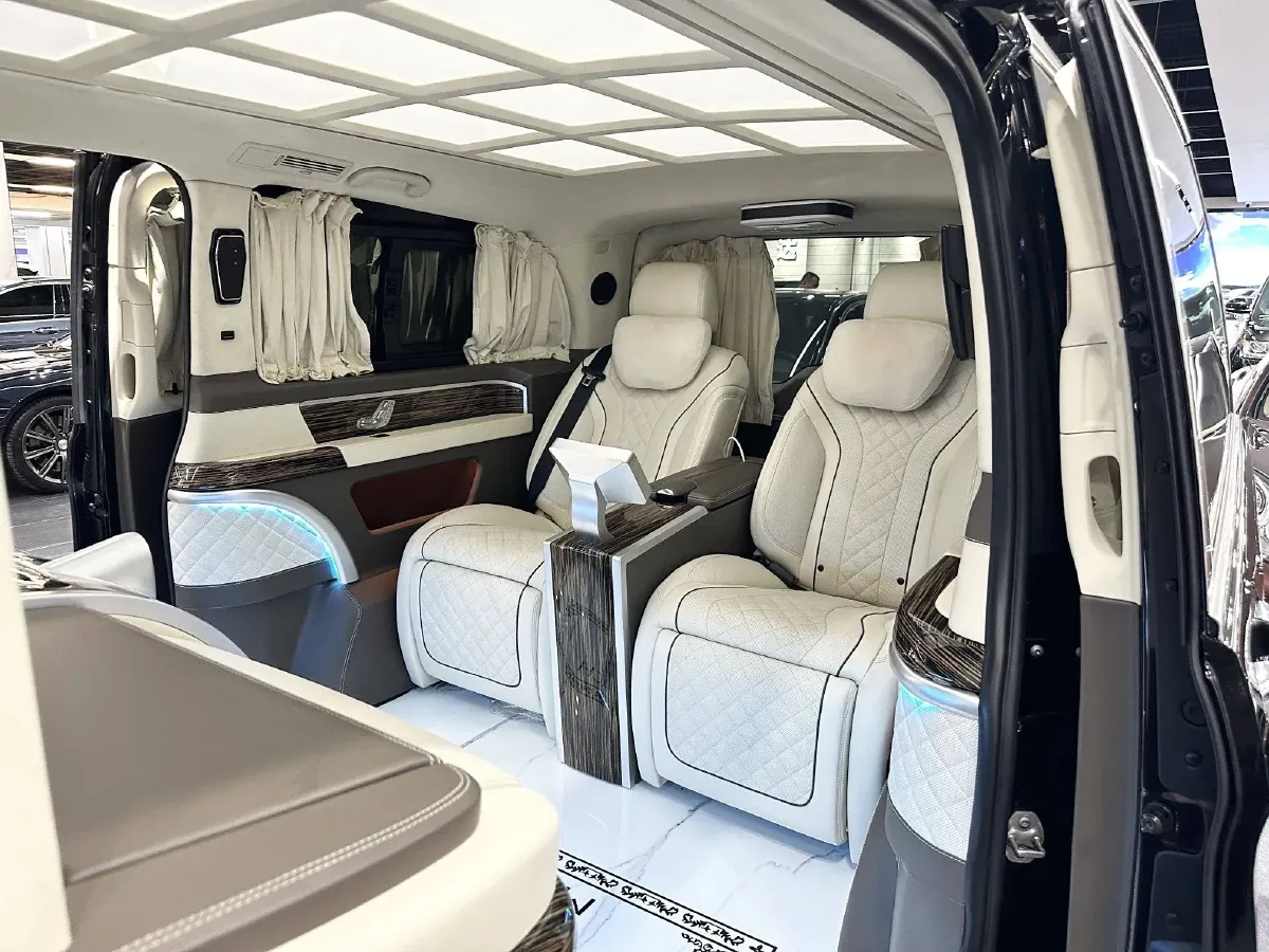 2017 Lorinser Metris MS500 2.0T 211HP L4 7AT,autocango,china used car exporter,china ev exporter,chinese used car exporter,chinese used ev exporter