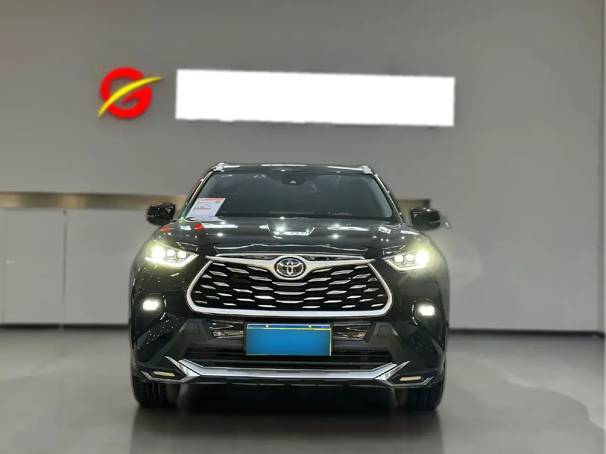 2022 Toyota Highlander 2.5L 192HP L4 E-CVT Hybrid