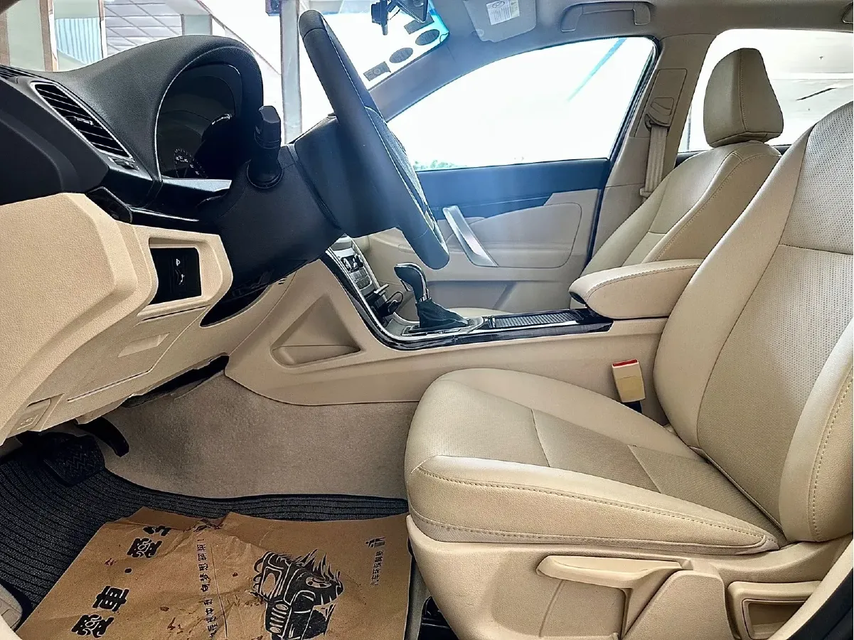 2017 ChangAn Raeton 1.5T 170HP L4 6AT,autocango,china used car exporter,china ev exporter,chinese used car exporter,chinese used ev exporter