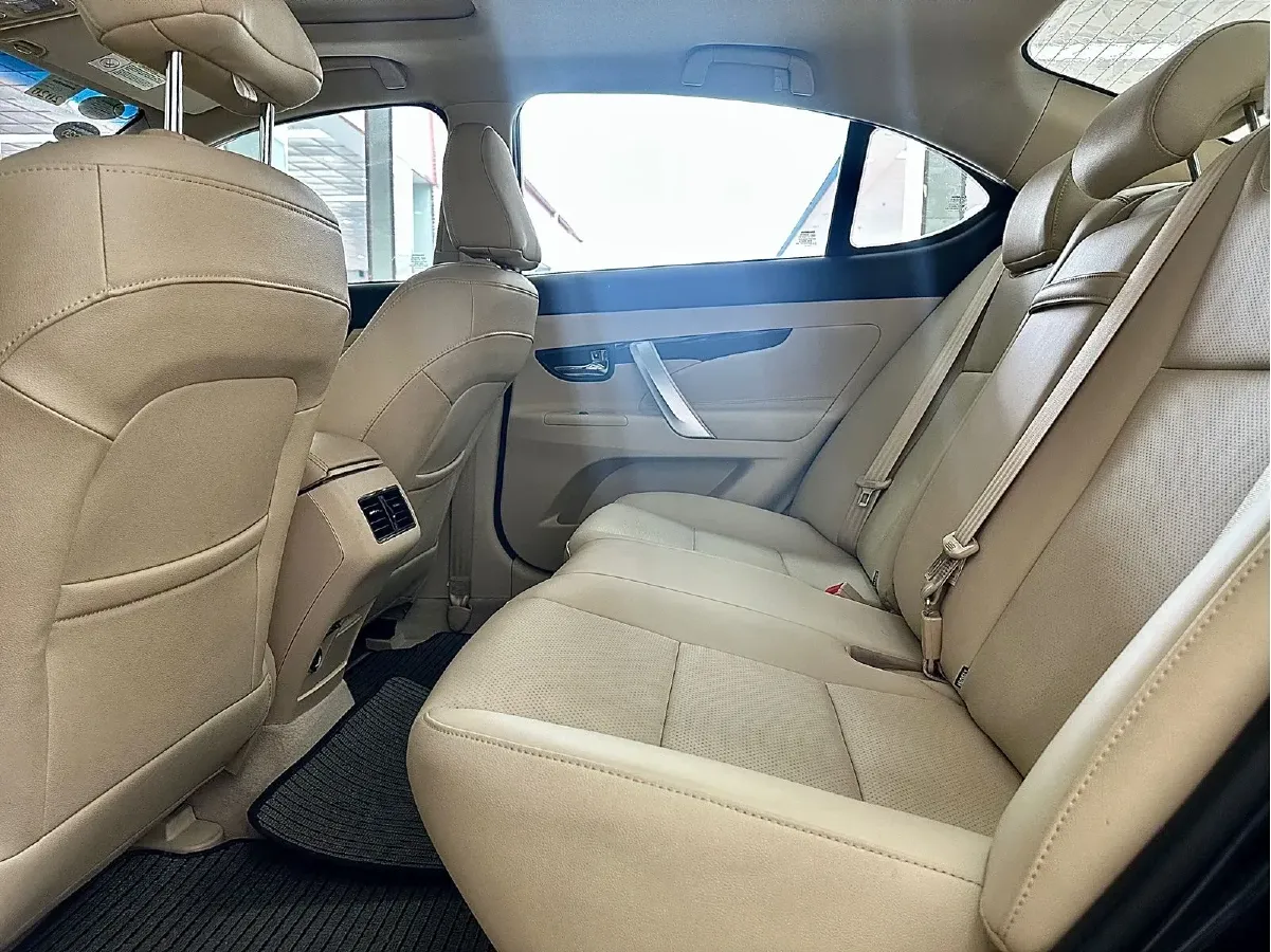 2017 ChangAn Raeton 1.5T 170HP L4 6AT,autocango,china used car exporter,china ev exporter,chinese used car exporter,chinese used ev exporter