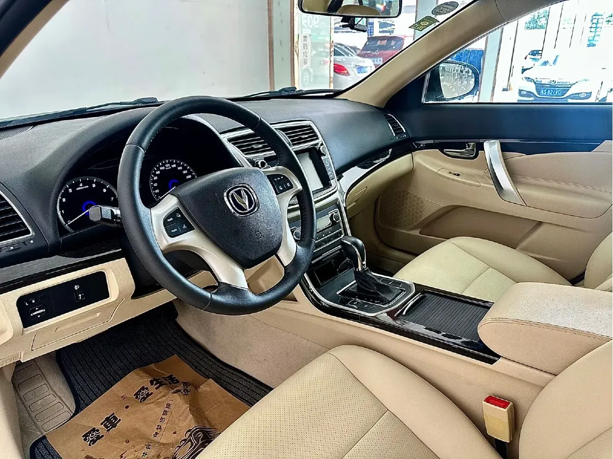 2017 ChangAn Raeton 1.5T 170HP L4 6AT,autocango,china used car exporter,china ev exporter,chinese used car exporter,chinese used ev exporter