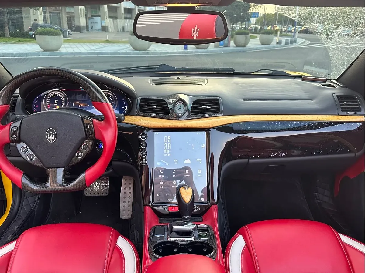 2015 Maserati GranCabrio 4.7L 460HP V8 6AT,autocango,china used car exporter,china ev exporter,chinese used car exporter,chinese used ev exporter