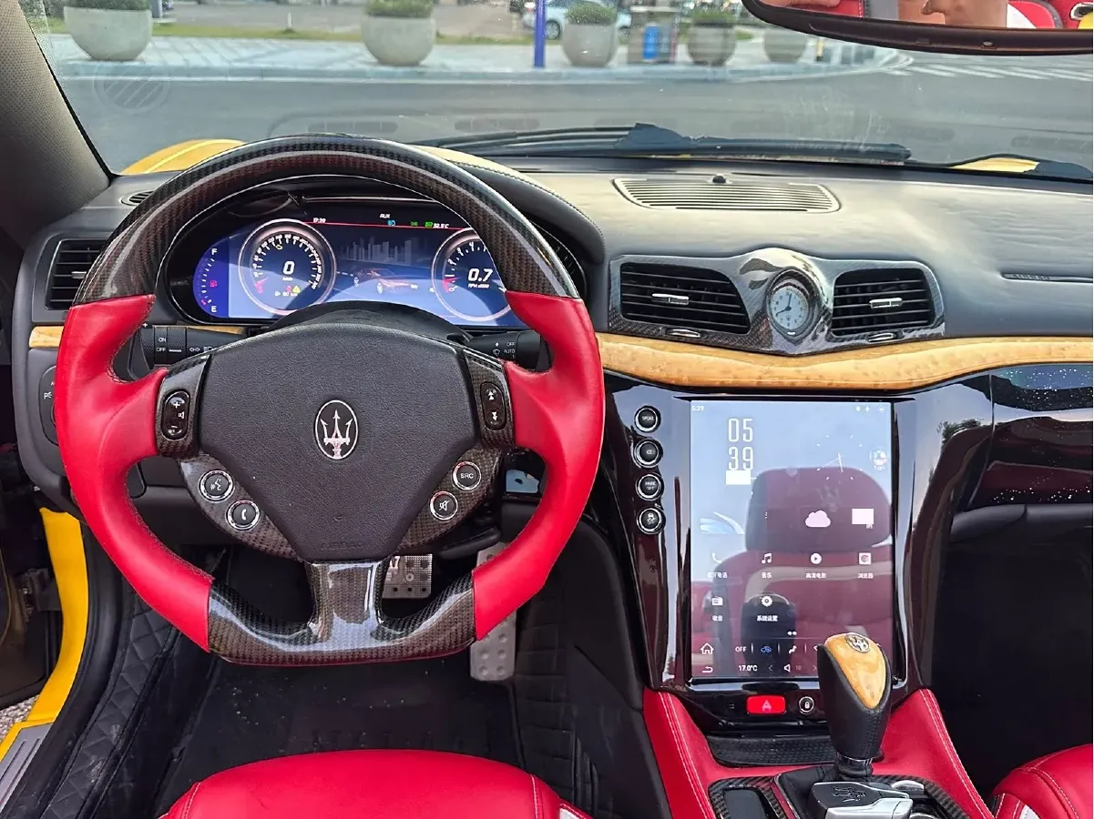 2015 Maserati GranCabrio 4.7L 460HP V8 6AT,autocango,china used car exporter,china ev exporter,chinese used car exporter,chinese used ev exporter