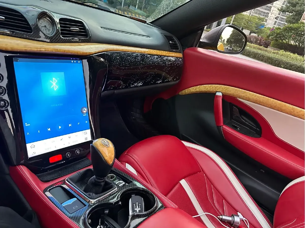 2015 Maserati GranCabrio 4.7L 460HP V8 6AT,autocango,china used car exporter,china ev exporter,chinese used car exporter,chinese used ev exporter