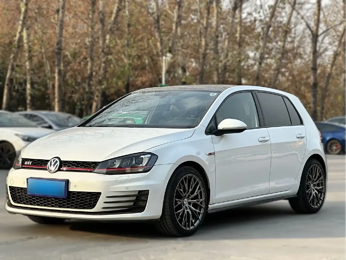 2016 Volkswagen GolfGTI 2.0T 220HP L4 7DCT