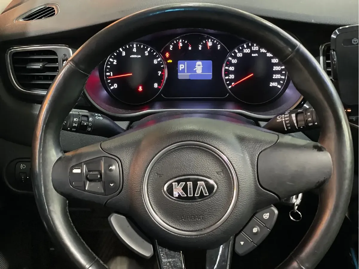2013 Kia Carens 2.0L 152HP L4 6AT,autocango,china used car exporter,china ev exporter,chinese used car exporter,chinese used ev exporter