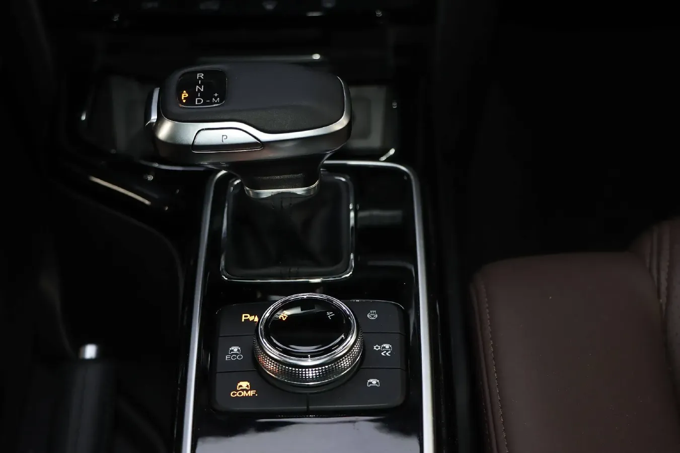 2020 BeiJing BJ80 3.0T 280HP V6 8AT,autocango,china used car exporter,china ev exporter,chinese used car exporter,chinese used ev exporter