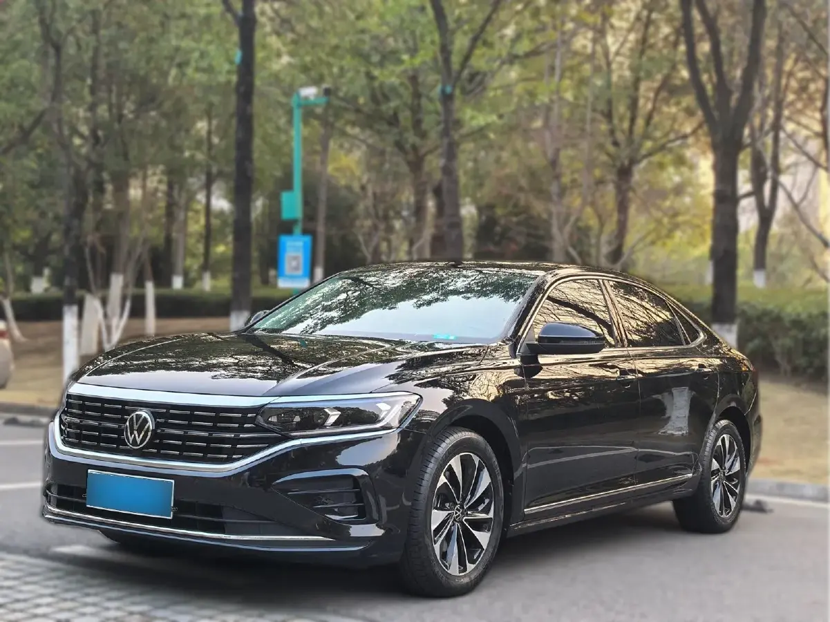 2022 Volkswagen Passat 1.4T 150HP L4 7DCT