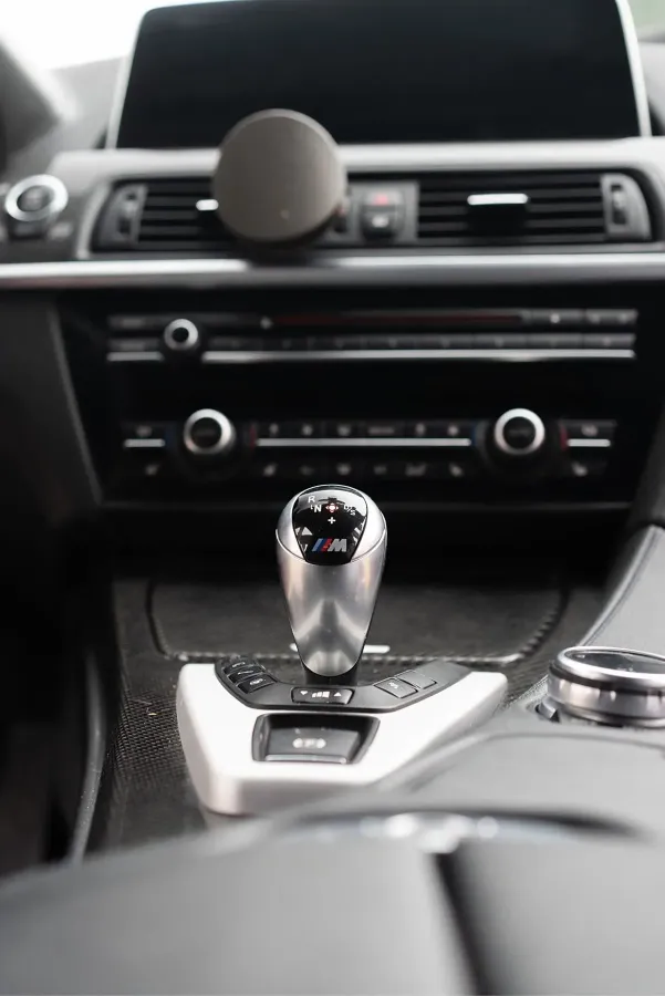 2013 BMW M6 4.4T 560HP V8 7DCT,autocango,china used car exporter,china ev exporter,chinese used car exporter,chinese used ev exporter