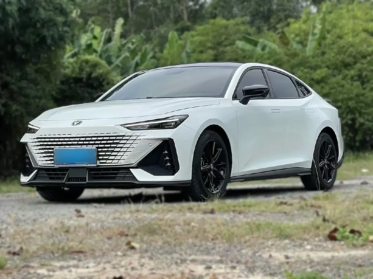 2022 ChangAn UNI-V 1.5T 188HP L4 7DCT