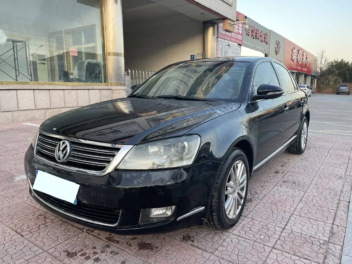 2011 Volkswagen Passat 1.8T 163HP L4 5AT
