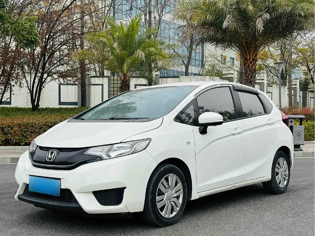 2016 Honda Fit 1.5L 131HP L4 CVT