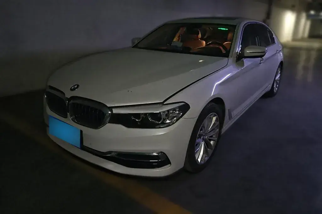 2019 BMW 5 Series 2.0T 184HP L4 8AT