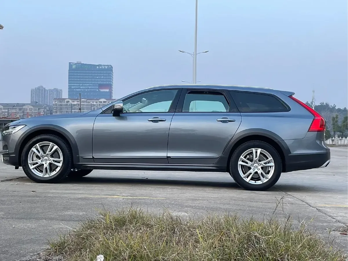 2017 Volvo V90 2.0T 254HP L4 8AT,autocango,china used car exporter,china ev exporter,chinese used car exporter,chinese used ev exporter