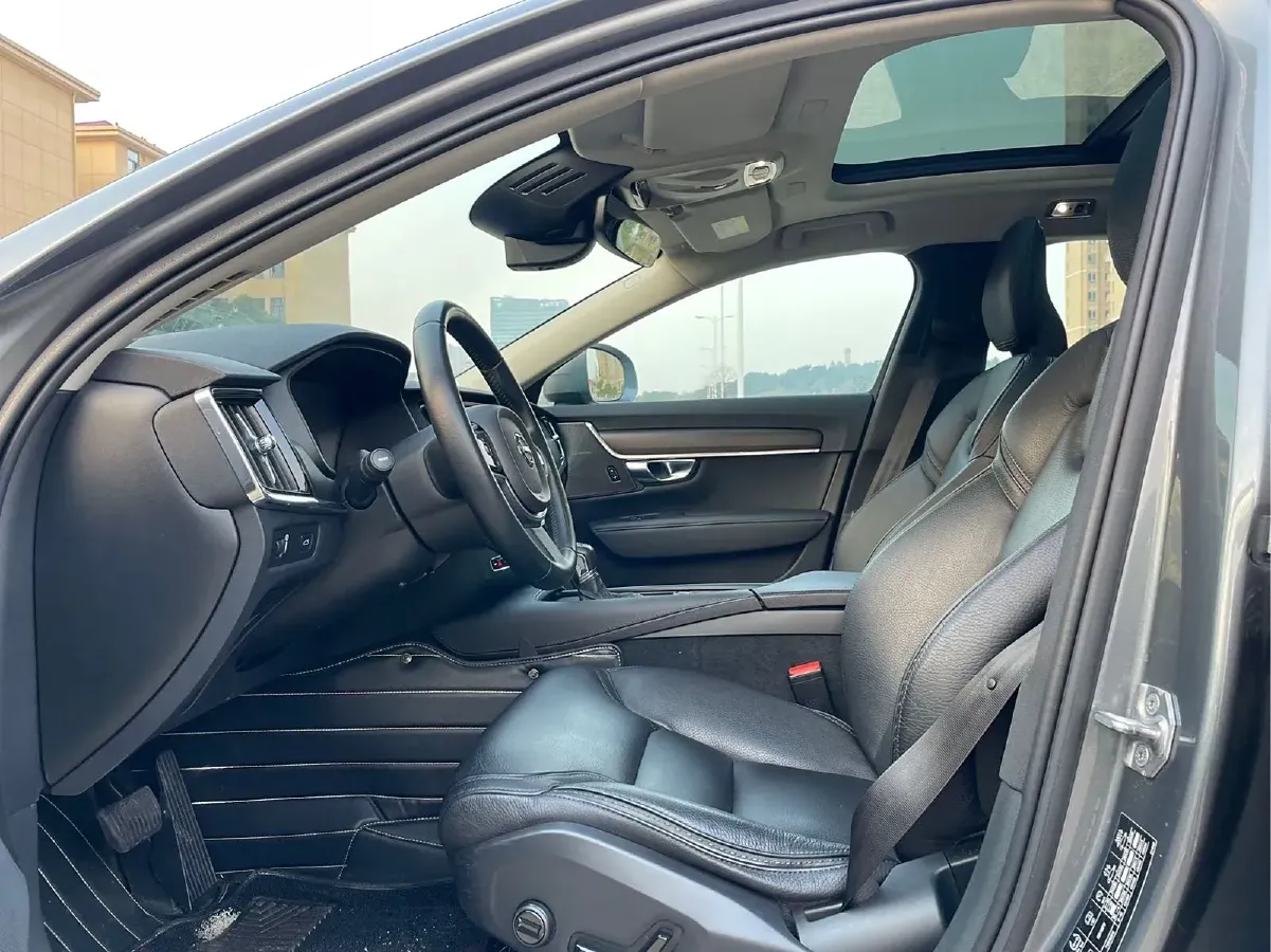 2017 Volvo V90 2.0T 254HP L4 8AT,autocango,china used car exporter,china ev exporter,chinese used car exporter,chinese used ev exporter