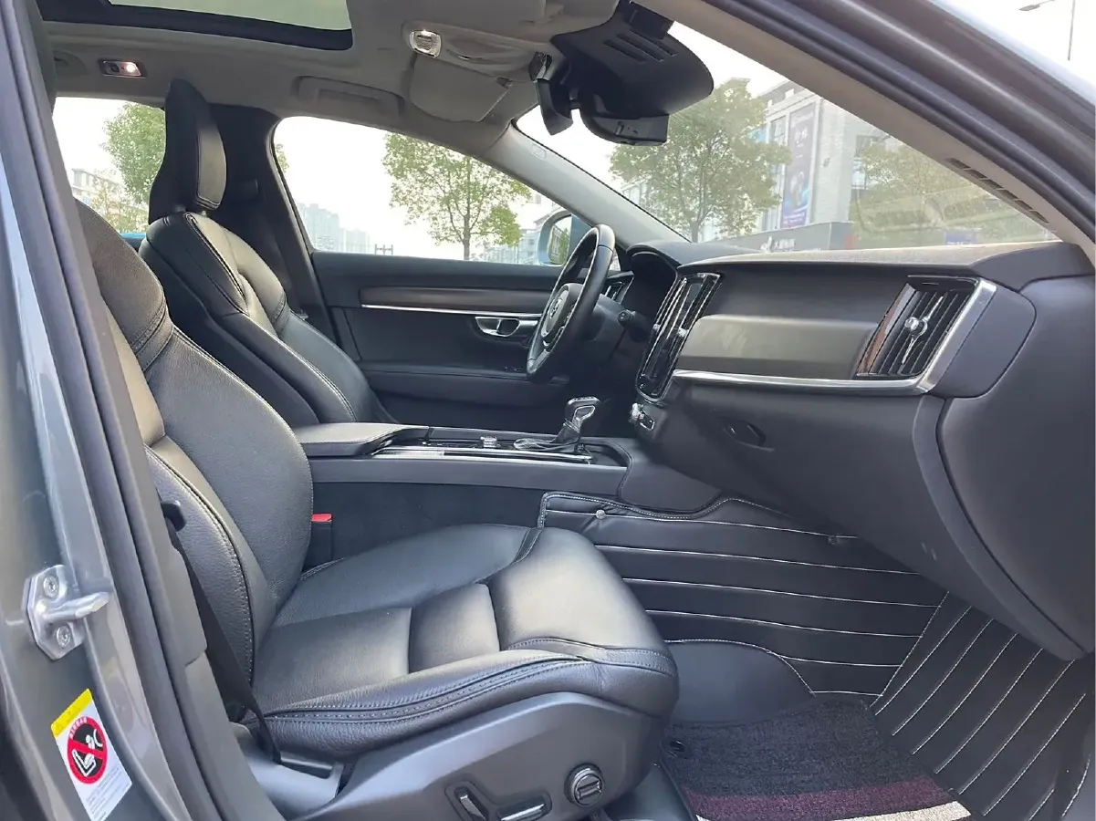 2017 Volvo V90 2.0T 254HP L4 8AT,autocango,china used car exporter,china ev exporter,chinese used car exporter,chinese used ev exporter