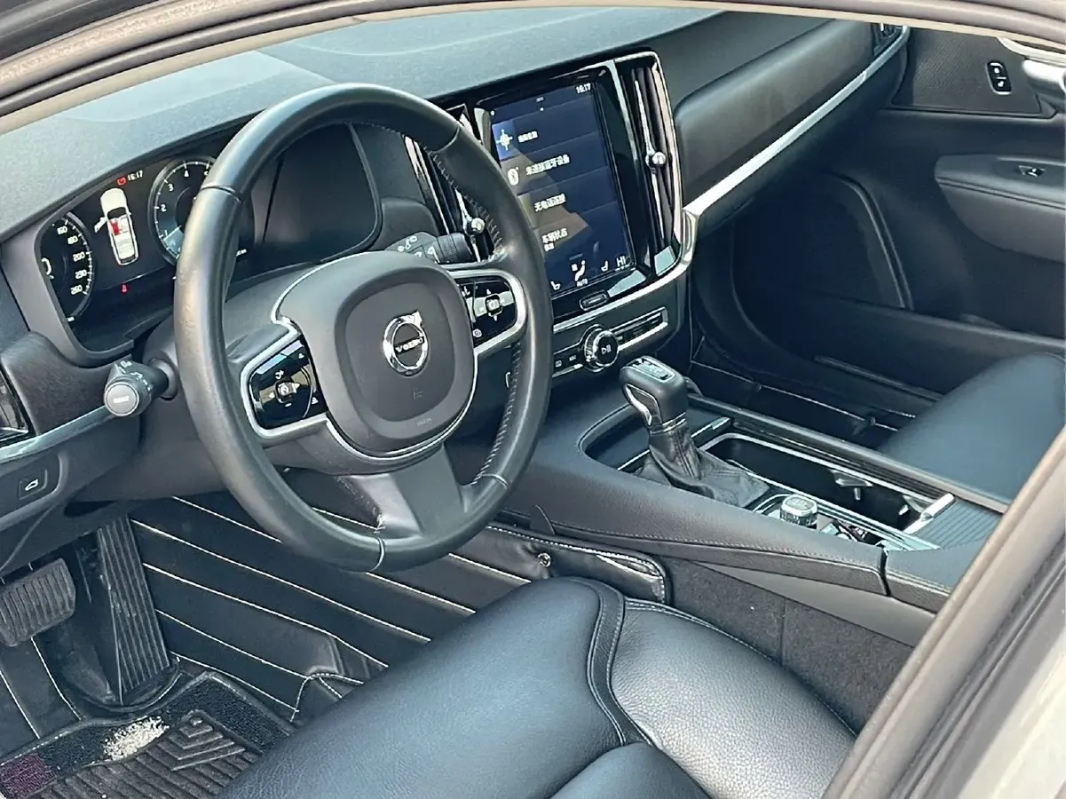 2017 Volvo V90 2.0T 254HP L4 8AT,autocango,china used car exporter,china ev exporter,chinese used car exporter,chinese used ev exporter