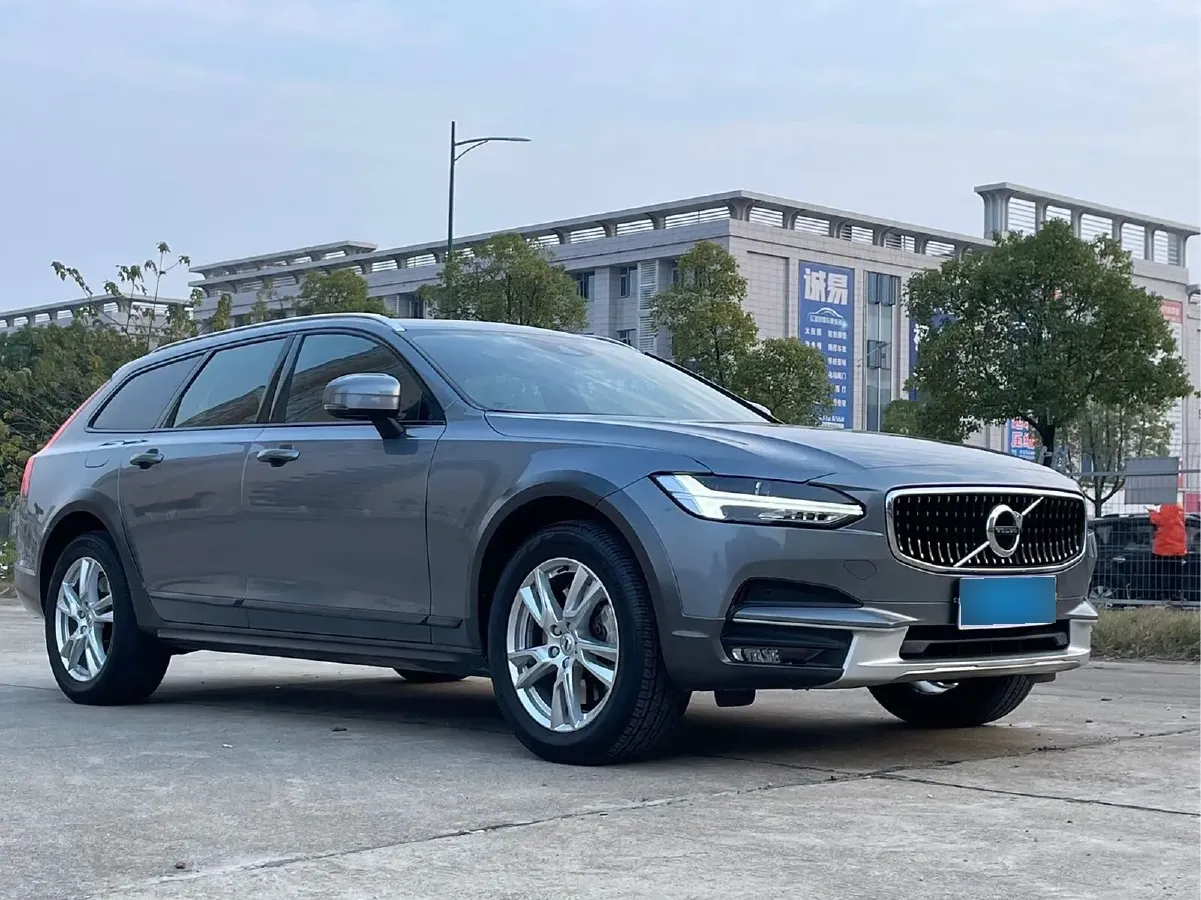 2017 Volvo V90 2.0T 254HP L4 8AT,autocango,china used car exporter,china ev exporter,chinese used car exporter,chinese used ev exporter