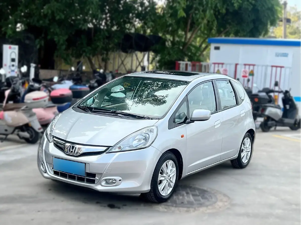 2011 Honda Fit 1.5L 120HP L4 5AT