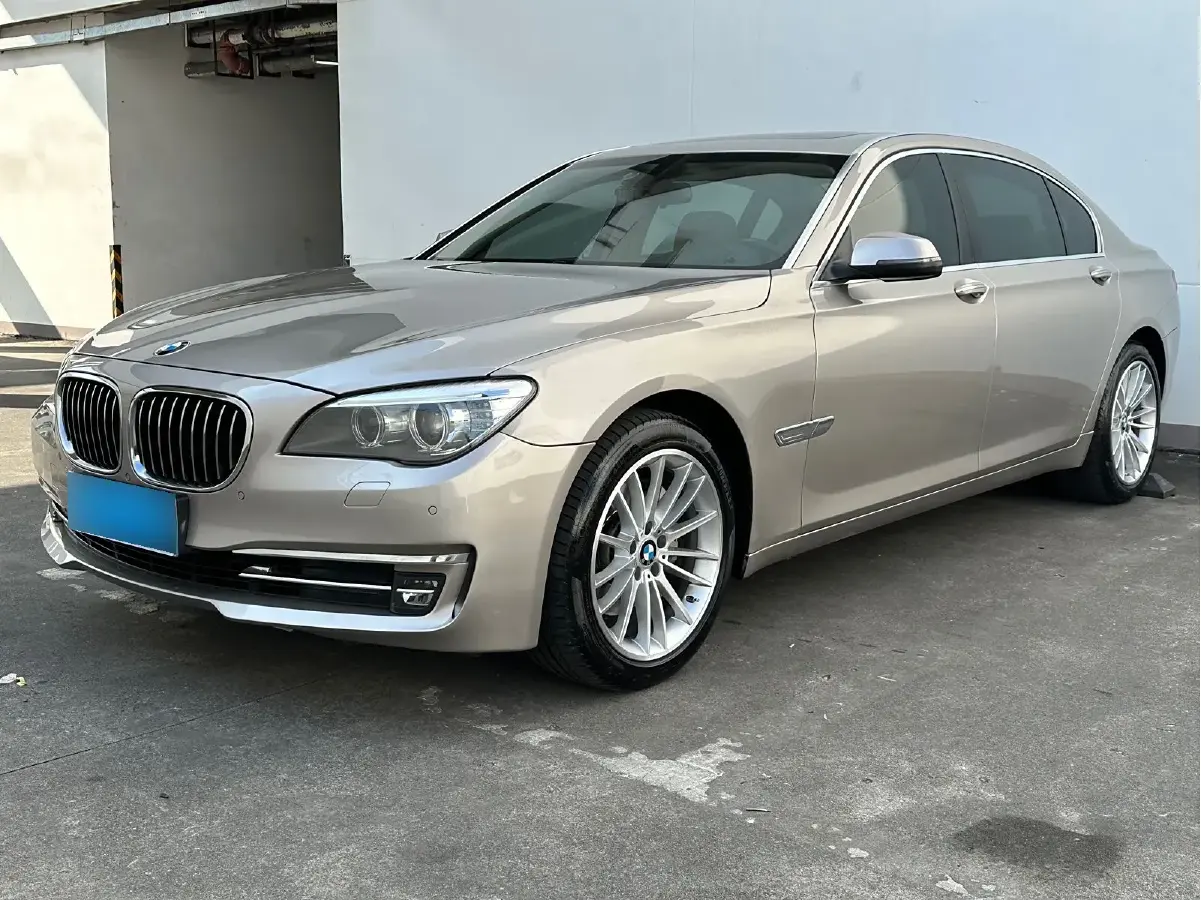 2014 BMW 7 Series 3.0L 258HP L6 8AT