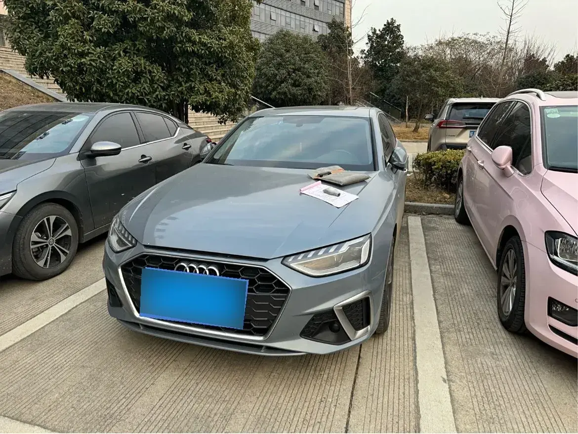 2022 Audi A4L 2.0T 190HP L4 7DCT