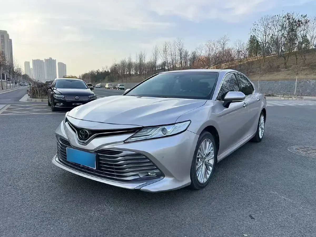 2019 Toyota Camry 2.5L 209HP L4 8AT