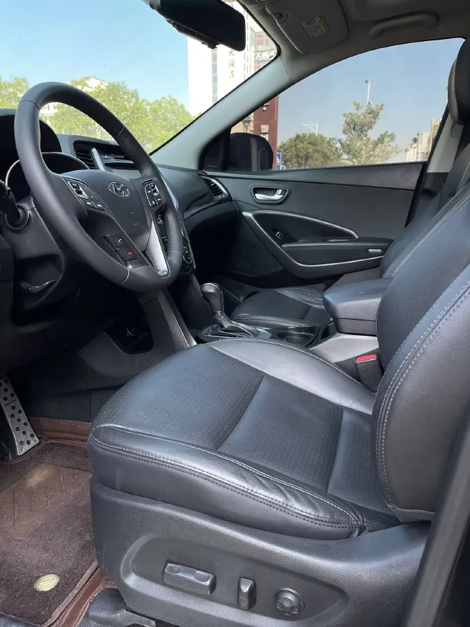 2013 Hyundai Grand SantaFe 2.2T 197HP L4 6AT,autocango,china used car exporter,china ev exporter,chinese used car exporter,chinese used ev exporter