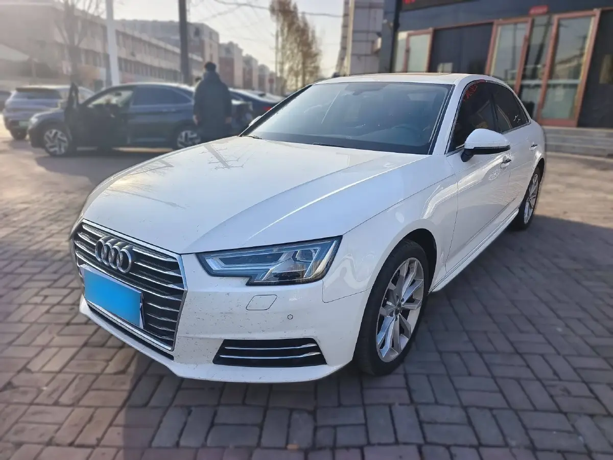 2017 Audi A4L 2.0T 190HP L4 7DCT