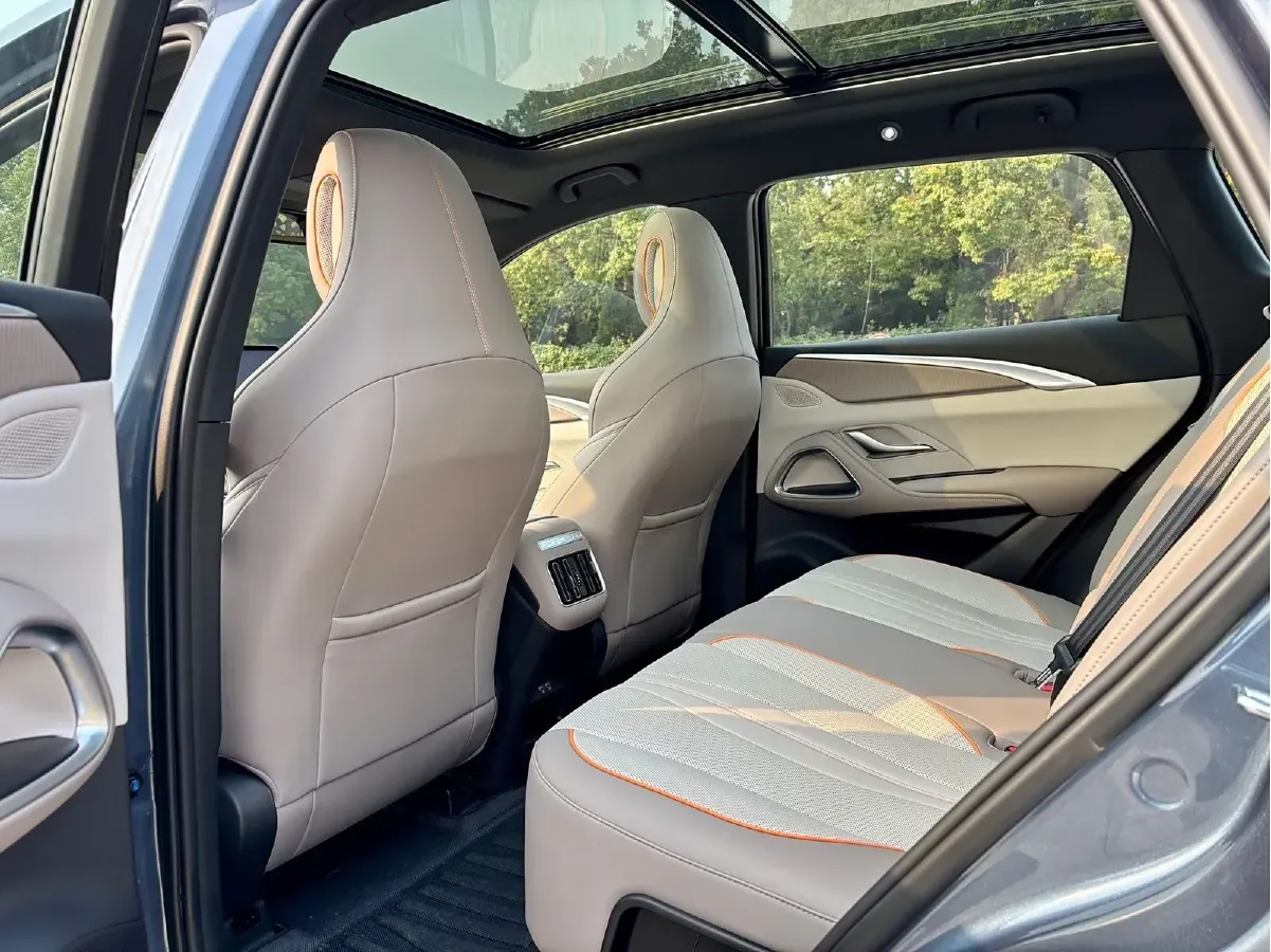 2024 BYD Song Pro 1.5L 110HP L4 E-CVT PHEV 18.3KWH,autocango,china used car exporter,china ev exporter,chinese used car exporter,chinese used ev exporter