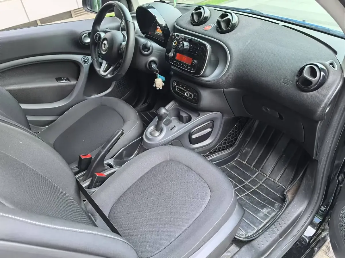 2019 Smart smart fortwo 0.9T 90HP L3 6DCT,autocango,china used car exporter,china ev exporter,chinese used car exporter,chinese used ev exporter