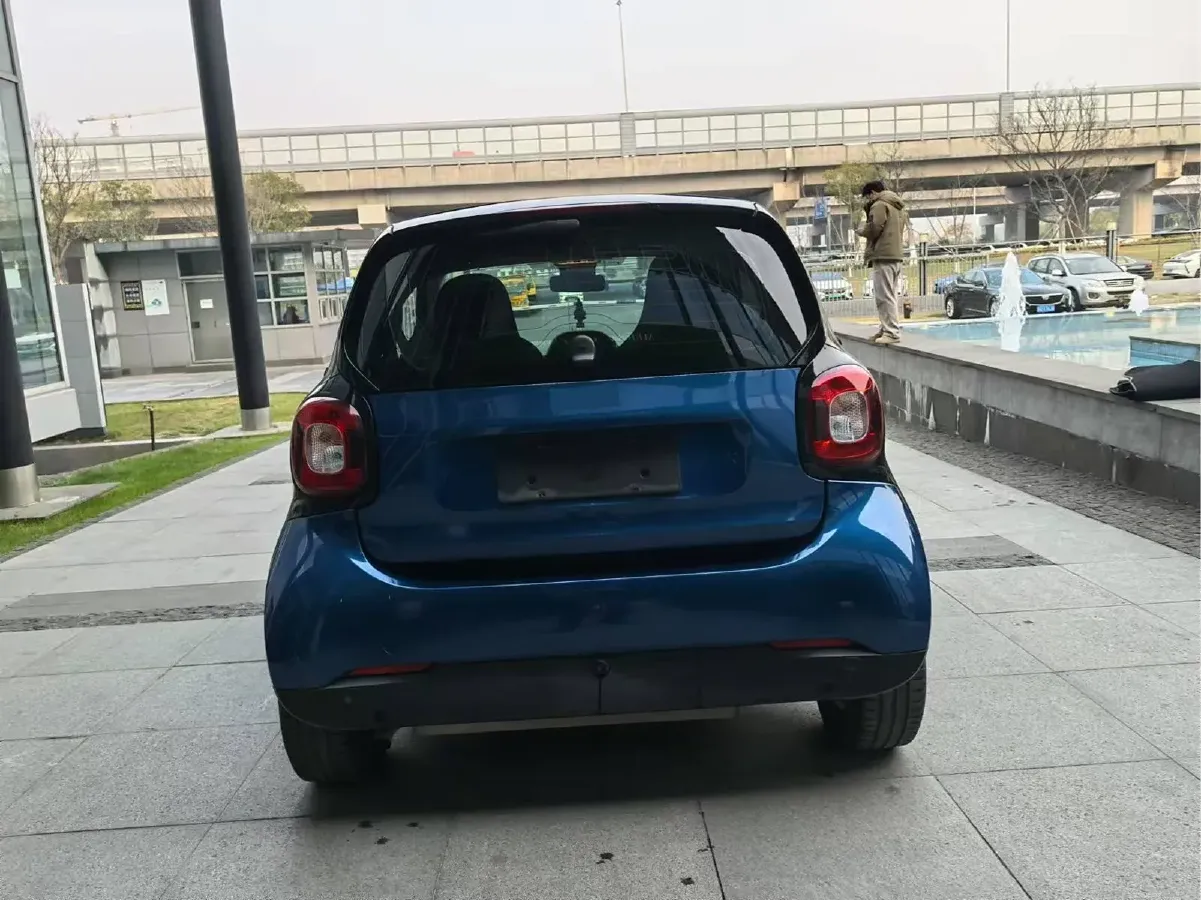 2019 Smart smart fortwo 0.9T 90HP L3 6DCT,autocango,china used car exporter,china ev exporter,chinese used car exporter,chinese used ev exporter