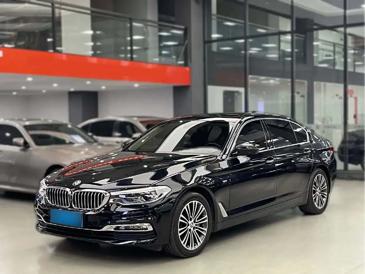 2018 BMW 5 Series 2.0T 252HP L4 8AT