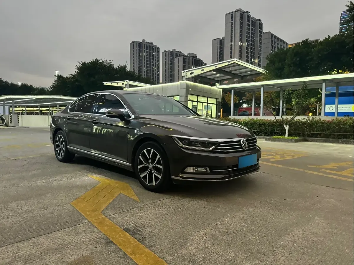 2017 Volkswagen Magotan 1.8T 180HP L4 7DCT