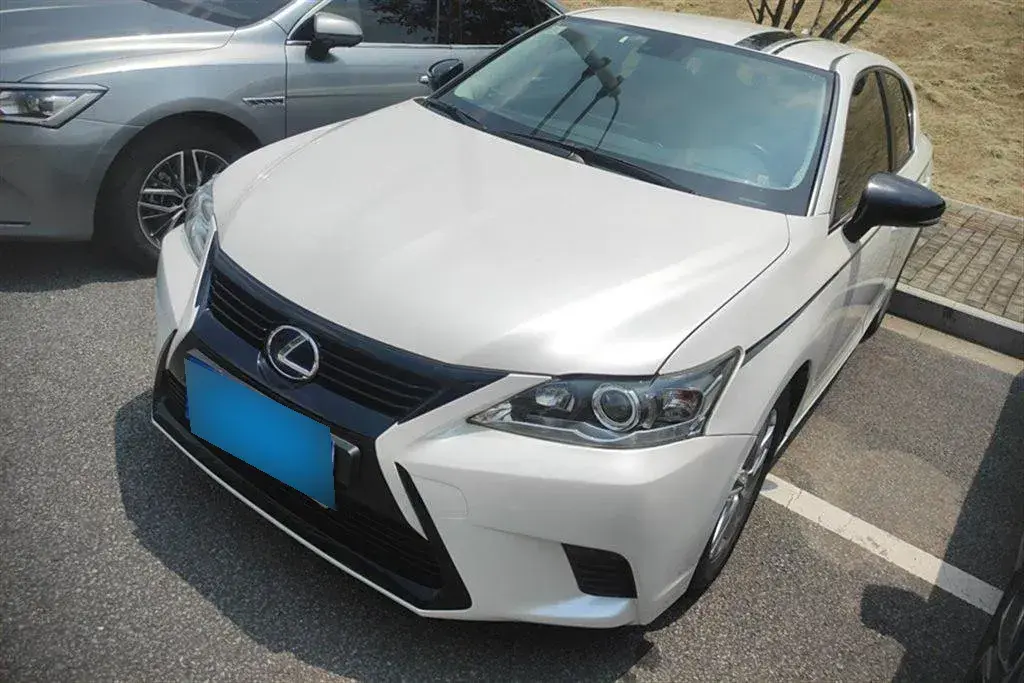 2015 Lexus CT 1.8L 99HP L4 E-CVT Hybrid